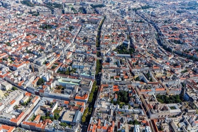 Kirchmair_Christian-Fuerthner Luftbild der Stadt Wien